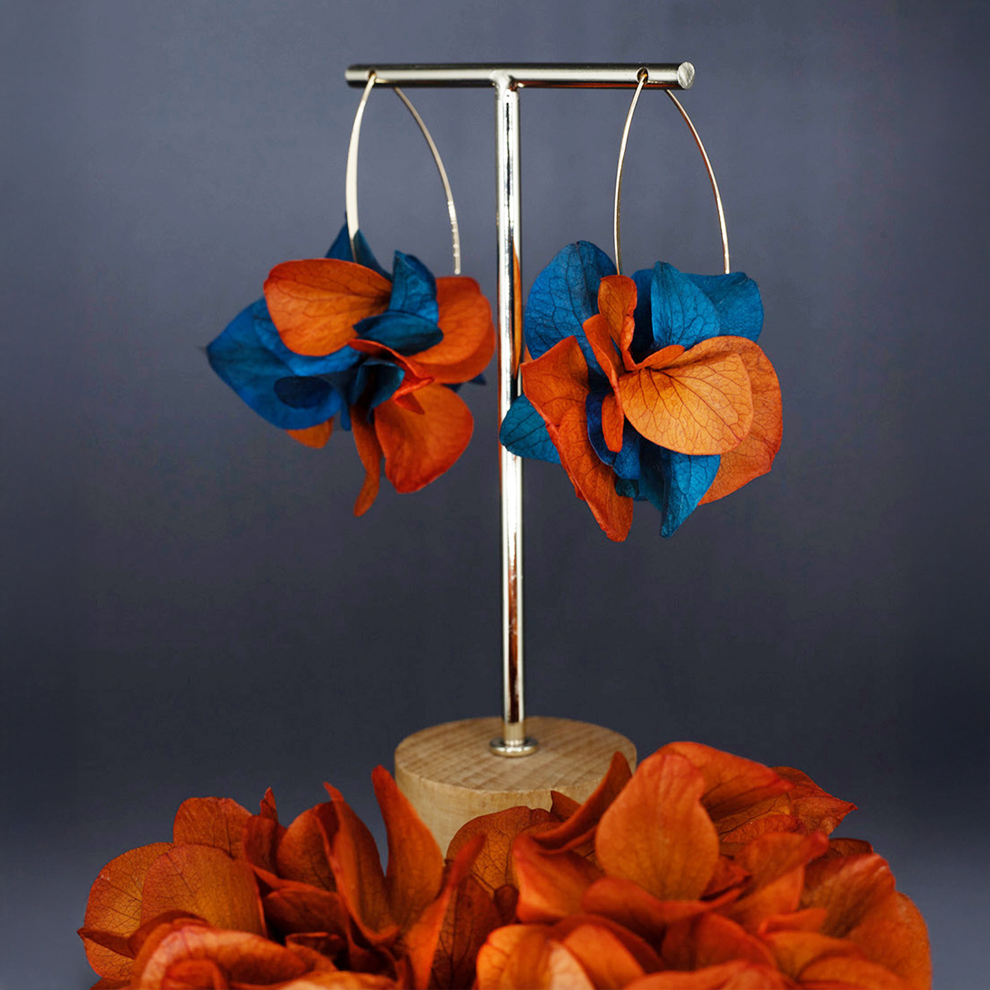 Boucles d'oreilles tiges - pétales rouille et bleus