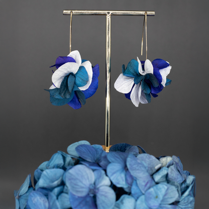 Boucles d'oreilles - tiges pétales bleus et blancs